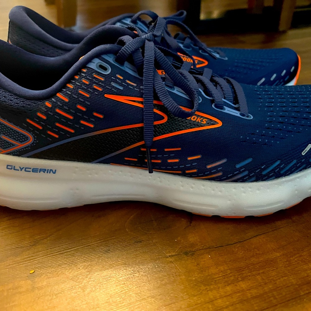 Brooks Glycerin 20. Size 12.5(D). Blue with orange detail. White/grey midsole.